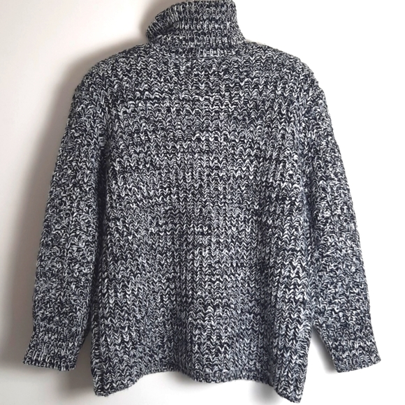 York & Hudson by Shantex Oversized Turtle neck Sweater.  While & Black, Small - Picture 2 of 10